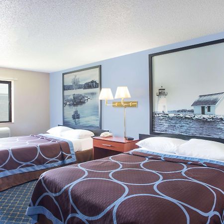 Super 8 By Wyndham Massena Ny Motel Exterior photo